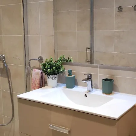 شقة Neuf A 100 M De La - New 100m From