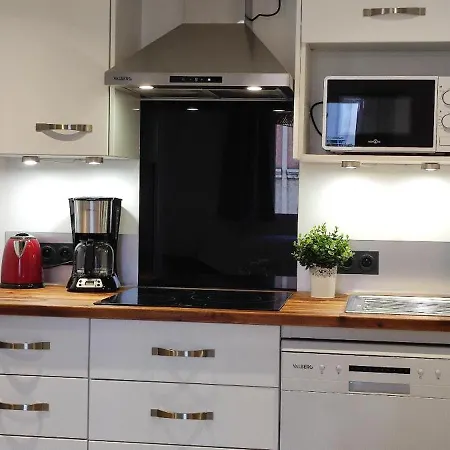 شقة Neuf A 100 M De La - New 100m From