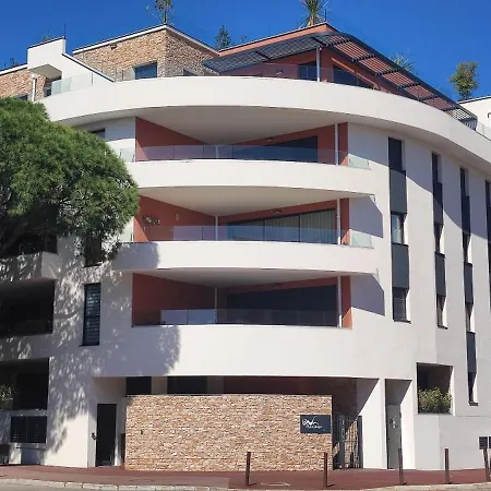 Neuf A 100 M De La - New 100m From شقة Fréjus