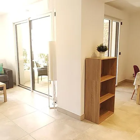 Neuf A 100 M De La - New 100m From * Fréjus